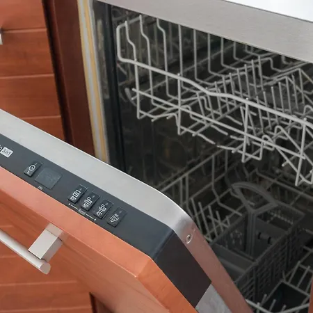 With Friends In By Bookinghost דירה *