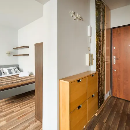 With Friends In By Bookinghost Apartman *